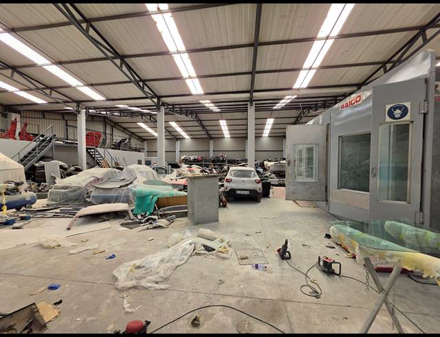 1,214M² WAREHOUSE TO LET IN COSMO BUSINESS PARK